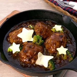 「ワンパンビーフシチューハンバーグ」のレシピ動画