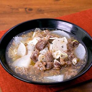 「牛すじでコムタンスープ」のレシピ動画