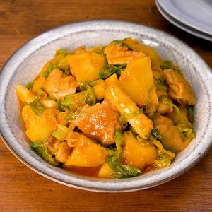 「カムジャタン風ピリ辛煮」のレシピ動画