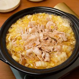 「白菜と豚バラのしょうゆ鍋」のレシピ動画