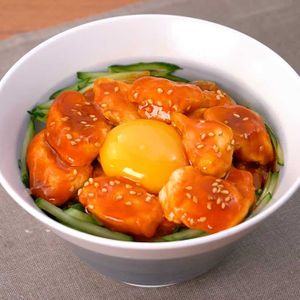 「ささみのユッケ丼」のレシピ動画
