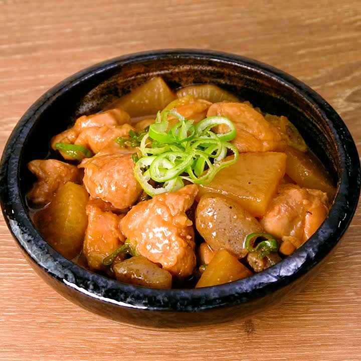 鶏ももと大根のモツ煮風