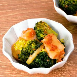 じゃがいもとブロッコリーの梅おかか和え