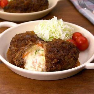 「爆弾ハンバーグ」のレシピ動画