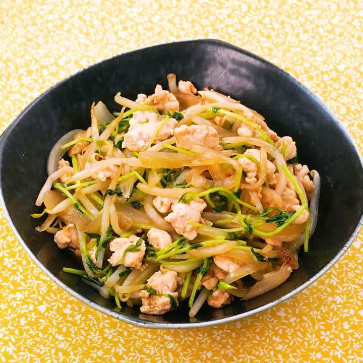 野菜と鶏ひき肉のコク旨炒め