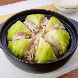 「丸ごとキャベツのポトフ鍋」のレシピ動画