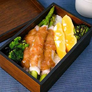 「アスパラの肉巻き弁当」のレシピ動画