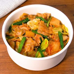 「旨辛豚キムチ」のレシピ動画