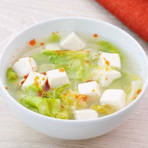 たっぷりレタスの中華スープ