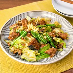 キャベツとサバ缶の回鍋肉風