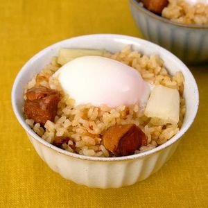 「焼き鳥缶の炊き込みご飯」のレシピ動画