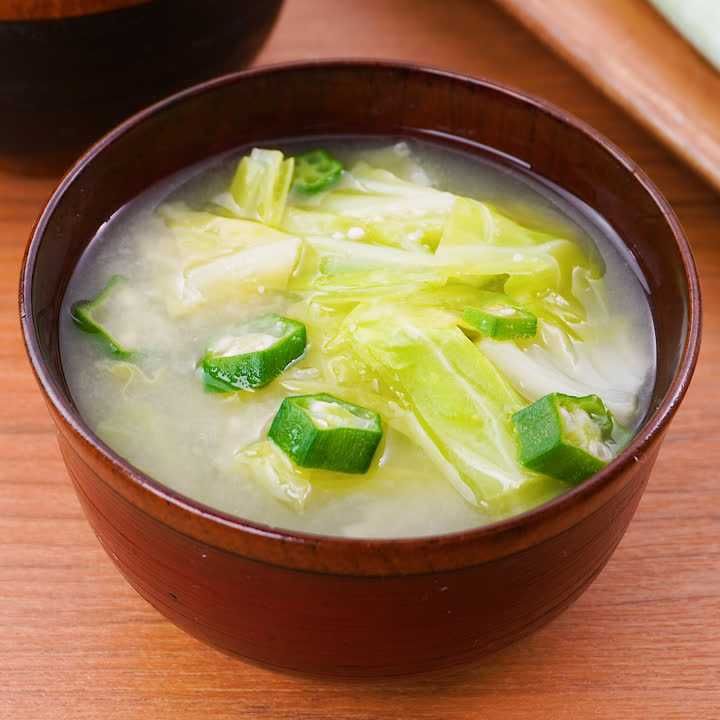 キャベツとオクラの味噌汁