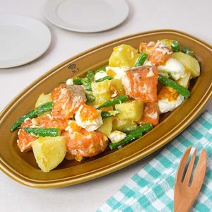 「鮭とじゃがいものホットサラダ」のレシピ動画