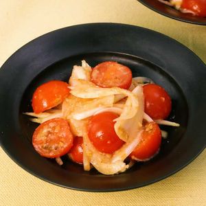 「ミニトマトと新玉ねぎのごま味噌和え」のレシピ動画