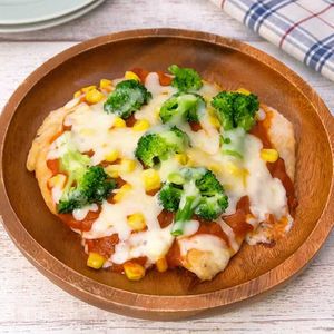 「鶏むね肉のピザ風焼き」のレシピ動画