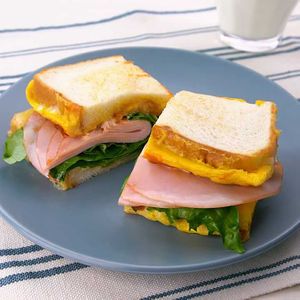 「卵焼き器ホットサンド」のレシピ動画