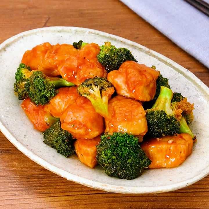 鶏むねのチリソースがらめ