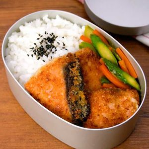 「鮭フライ弁当」のレシピ動画