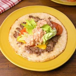 「トルティーヤでバーガー風」のレシピ動画