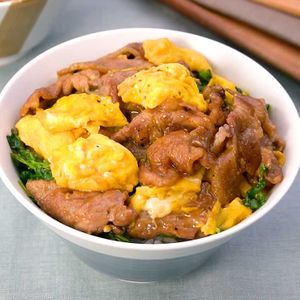 「とろとろ豚たま丼」のレシピ動画