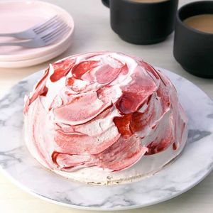 「赤色ズコットケーキ」のレシピ動画
