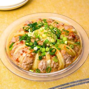 じゃがいもと豚つくねのレンジ蒸し