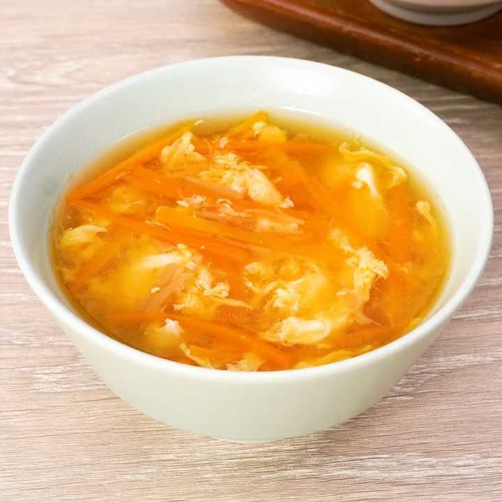 にんじんとなめたけの卵スープ
