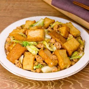 「鶏ひき肉と厚揚げのオイスター炒め」のレシピ動画