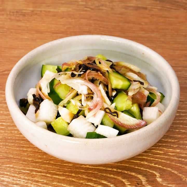 みょうがと長芋の塩昆布和え