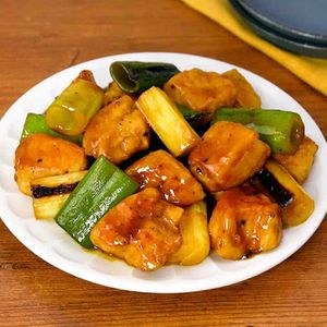 「鶏むね肉のカレー照り焼き」のレシピ動画