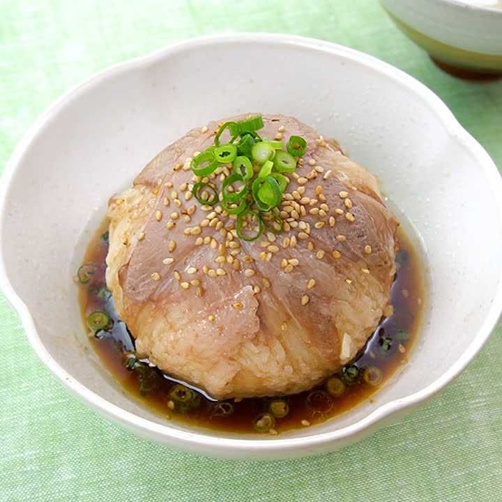 丸ごと新玉ねぎの肉巻き蒸し