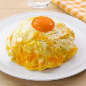 「目玉焼きオムライス」のレシピ動画