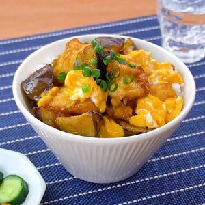 「厚揚げとなすのてりたま丼」のレシピ動画