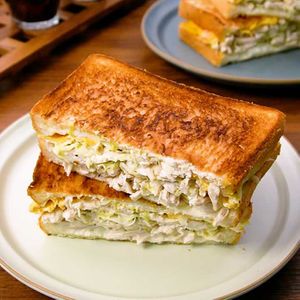 「フライパンで作る鶏むねホットサンド」のレシピ動画