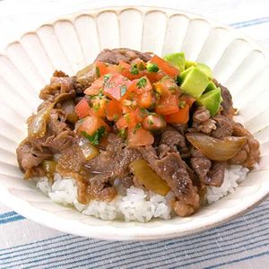 「メキシカン牛丼」のレシピ動画