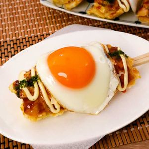 「目玉焼きはしまき」のレシピ動画