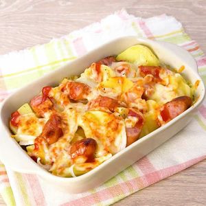 「ソーセージとポテトのケチャチーズ焼き」のレシピ動画