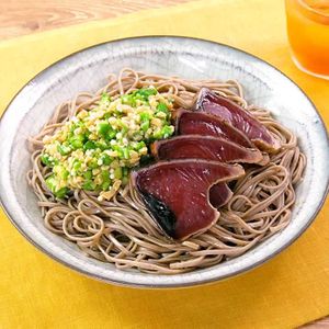 「カツオとたたきオクラのさっぱり蕎麦」のレシピ動画