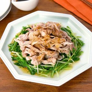 「豚肉と水菜の雲白肉風」のレシピ動画