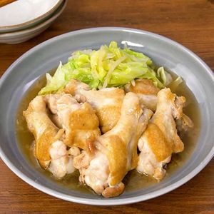 「手羽元とキャベツのこく旨煮」のレシピ動画