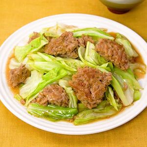 「ごろっとひき肉の旨みそキャベツ炒め」のレシピ動画