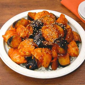 「とろとろ茄子の鶏むねコチュ炒め」のレシピ動画