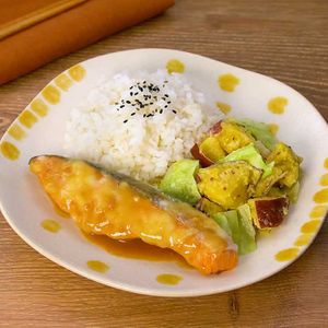 鮭の味噌チーズ定食