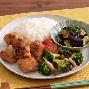 「鶏もものタレ漬け焼き定食」のレシピ動画