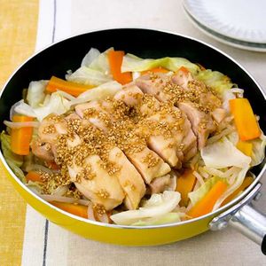鶏肉と定番野菜のフライパン蒸し