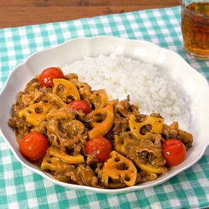 たっぷりトマトのれんこんハヤシライス