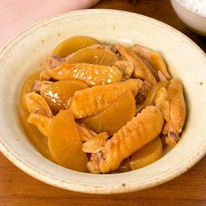 手羽中と大根のにんにく照り煮